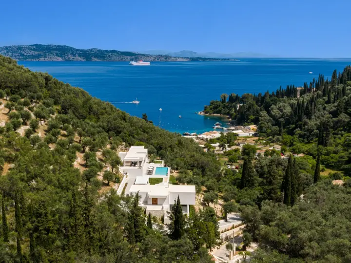 Image of Lianolia Estate